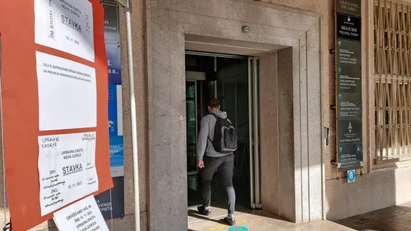 Stavko so napovedali tudi na upravni enoti v Novi Gorici.