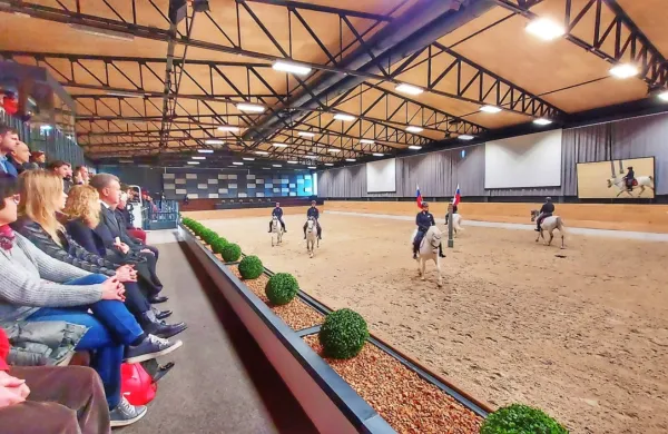 Spremljanje predstav lipiške jahalne šole bo na obnovljenih 
tribunah za gledalce udobnejše