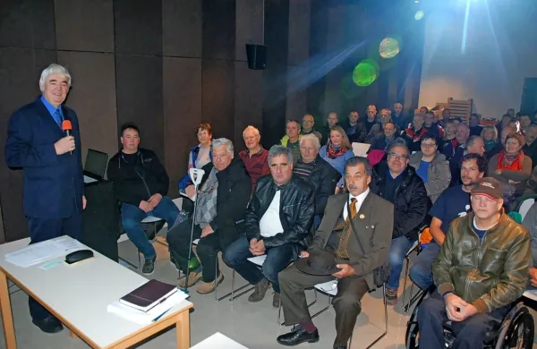 Čeprav ima Čebelarsko društvo Kras-Brkini kratko zgodovino, ima 
že 70 članov, ki so se zbrali na ustanovnem zboru v Divači.