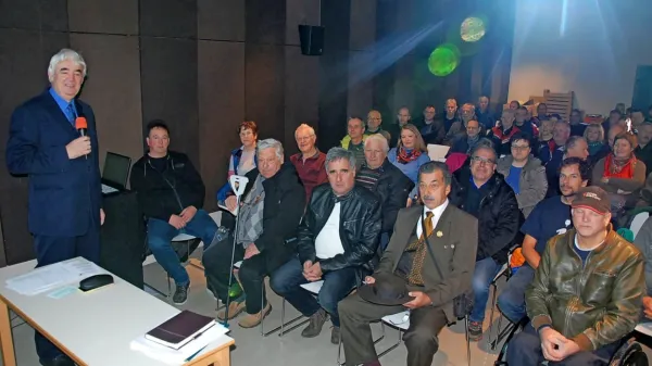 Čeprav ima Čebelarsko društvo Kras-Brkini kratko zgodovino, ima 
že 70 članov, ki so se zbrali na ustanovnem zboru v Divači.