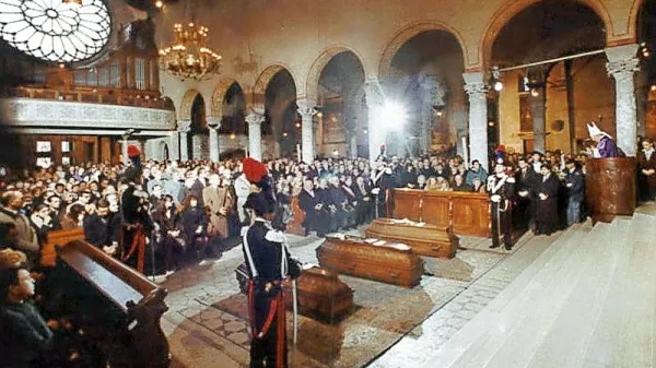 V stolni cerkvi je škof Bellomi pozval: “Porušimo zidove, ki še ločujejo narode.”