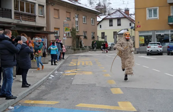 Ta terjast na znamki in na ulicah