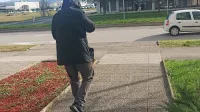 Na  koprsko  sodišče  sta  včeraj  prišla  le  obtožena, Gero    Mladenova   
so  pripeljali iz  pripora,  Slavko  Dimitrijević (na  fotografiji)   je  
prostosti,    njune  domnevne  žrtve  pa  ni  bilo. 