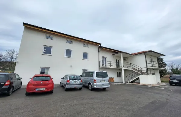 Prostori na Železniški cesti 1, v katere se je preselila večina 
ankaranske občinske uprave. 