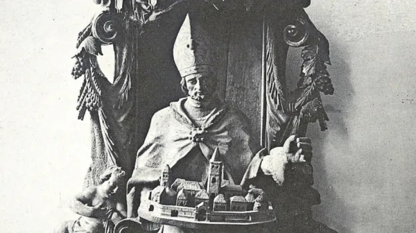 

Fotografija kipa sv. Nazarija z baldahinom (vir: Semi F., 1975, 
Capris Iustinopolis Capodistria, str. 277)