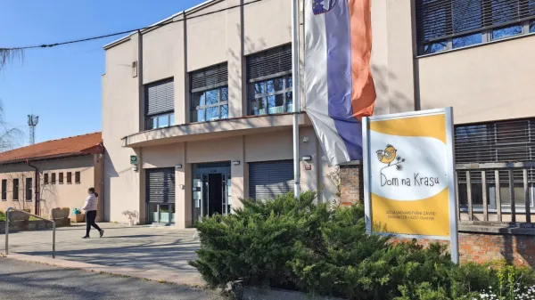 Na Ministrstvu za solidarno prihodnost načrtujejo, da bo proces 
deinstitucionalizacije Doma na Krasu končan do konca leta 
2025.