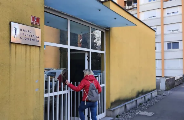 Vhod v regionalni RTV  studio v Novi Gorici