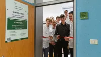 Tako so dijaki tretjega letnika gimnazije v Ilirski Bistrici slovesno 
odprli kabinet, ki ga je šola namenila za potrebe projekta 
EcoReTech.
