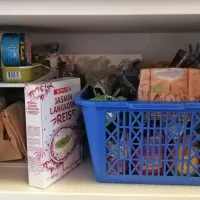 

Zaščitite omaro z živili, da je ne napadejo molji.