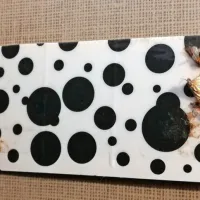 Dobra rešitev, da se znebite nadležnih obiskovalcev kuhinjski 
omar, so tudi vabe za molje.