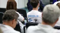 Enako kot Fidesovo sporočilo Dovolj! tudi prenaročeni bolniki in 
kritična javnost Fidesu in vladi sporočajo, da  je dovolj izsiljevanj in 
zlorabljanja bolnikov s stavko. 