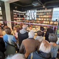 Knjigarna in kavarna Maks je odprla svoja vrata (FOTO)