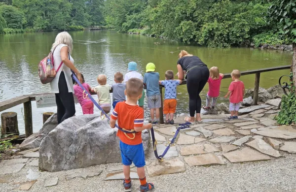 Otroci imajo  v Sloveniji številne dejavnosti in izlete. 