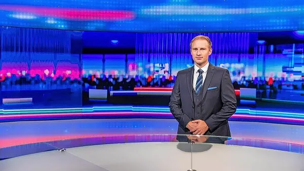 Novinar in televizijski voditelj Luka Svetina zapušča informativni 
program Televizije Slovenija.