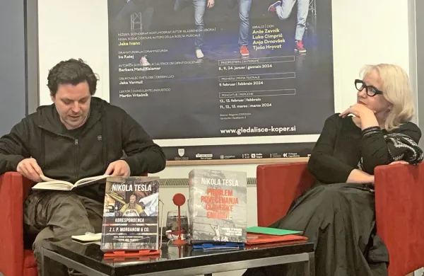 Tibor Hrs Pandur je prebral tudi nekaj poezij iz njegove zadnje pesniške zbirke z naslovom Psyops.