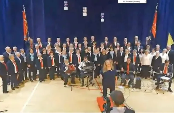 Tržaški pevski zbor Pinko Tomažič na reviji Primorska poje v 
Biljah