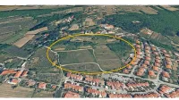Skoraj pet hektarjev veliko območje med Srebrničevo ulico in 
Razgledno cesto, kjer naj bi investitorji zgradili 166 vrstnih hiš. 