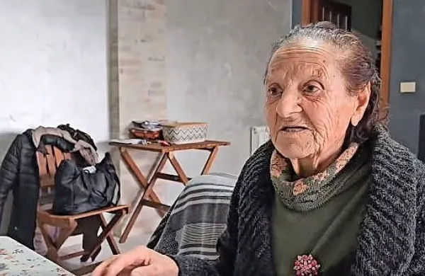  Mercede Porcu iz Nove Gorice se je odpravila na Sardinijo, kjer se 
je udeležila volitev.
