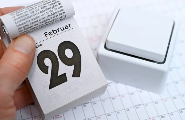 Ljudem, rojenim 29. februarja pravimo smolčki.