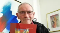 Profesor Silvo Fatur (1935-2023) je bil rojen šolnik, slovenist, avtor 
in soavtor učbenikov za srednje šole, slovenski literarni zgodovinar, svetovalec našim in zamejskim slovenistom, ustanovitelj 
Primorskih slovenističnih dnevov, publicist in pisatelj. Bil je 
brezpogojen zagovornik maternega jezika in ponosen Primorec, 
pravi Faturjeva sodelavka Ivica Eller.