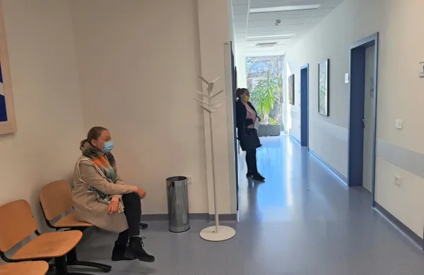 V zdravstvenih domovih na Primorskem se tudi po uveljavitvi 
odpovedi soglasij za nadurno delo trudijo ohraniti vse ambulante, 
tudi tiste za neopredeljene. 
