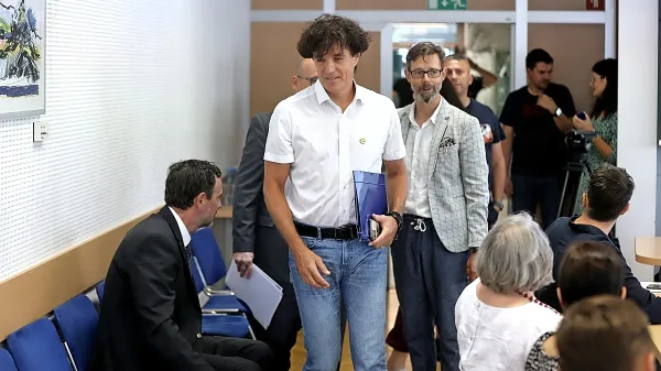 Svet Radiotelevizije Slovenija ni potrdil predloga predsednika 
uprave Zvezdana Martića, da članica uprave postane Tina Gruden 
Marucelj.