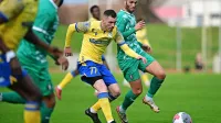 Enej Jelenič (št. 77) je po zgodnjem ljubljanskem zadetku hitro 
izenačil in podal za drugi koprski gol. 