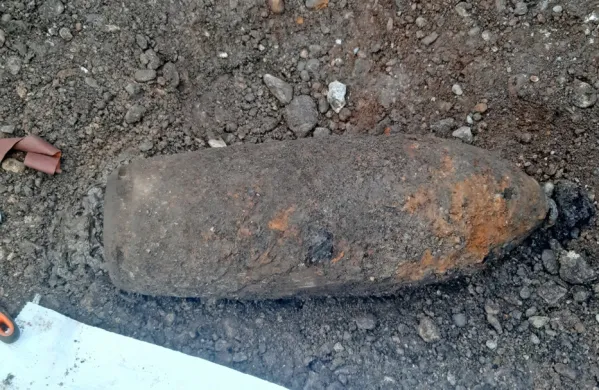 Tretja bomba je skoraj polovico manjša od prvih dveh. 