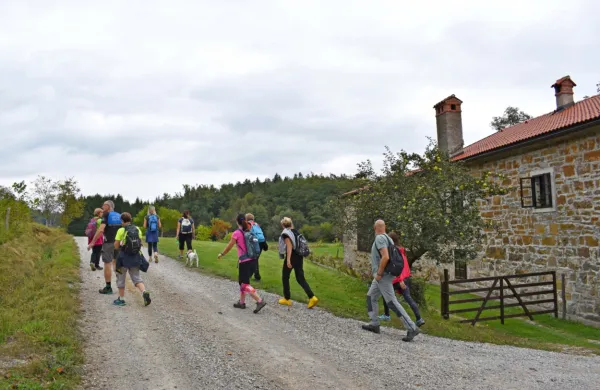 Osvežena, devet kilometrov dolga Kettejeva pot iz Trnovega do 
Prema bo pohodnike  vabila iz štirih označenih vstopnih točk. 