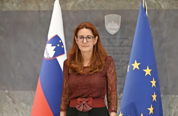 Trenja v vladi: Premier Golob zavrnil kandidatki Andreje Katič za državni sekretarki