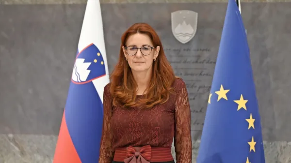 Trenja v vladi: Premier Golob zavrnil kandidatki Andreje Katič za državni sekretarki