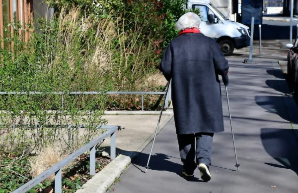 Zagotovljena vdovska pokojnina ne sme presegati zagotovljene 
starostne pokojnine.  