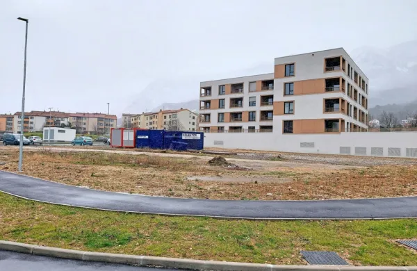 Sklad je lani v soseski Lotus kupil dve stanovanji, letos pa bo tu kupil še tri. 