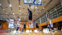 V Postojni  delujeta dve košarkarski društvi, KD Postojna in leta 
2017 ustanovljen KK Orli. Slika je simbolična, z ene od lanskih 
tekem Postojnčanov.  