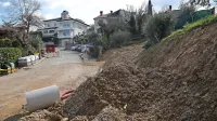 Zaradi zahtevne sanacije hudournika je odsek Izletniške poti v 
Žusterni že pol leta zaprt. 