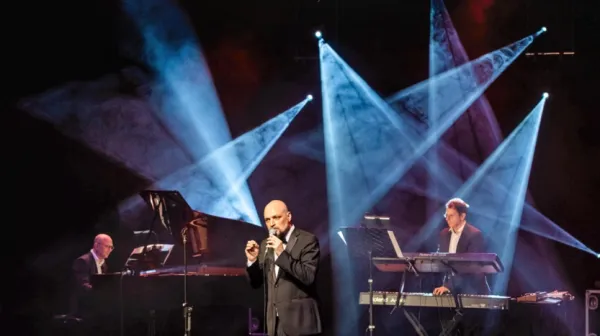 Benku in Hladniku se je tokrat na odru pridružil tudi pianist Igor 
Vičentič