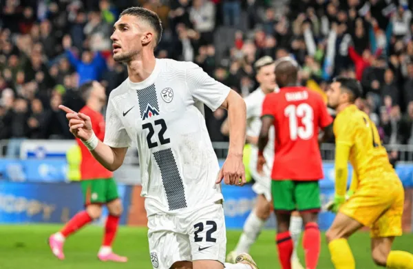 Adam Gnezda Čerin (v ospredju) je zabil vodilni gol Portugalcem. 