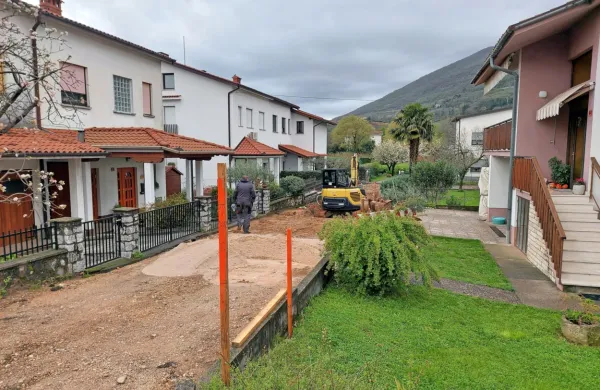 Dela so končana, na Veliki poti v Solkanu pa še trajajo, ker  morajo prestavljati plinovod. 