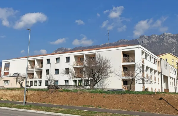  Z   domom starejših imajo po selitvi dejavnosti v Dom Kresnice 
smele načrte, a občina mora najprej postati njegova lastnica.