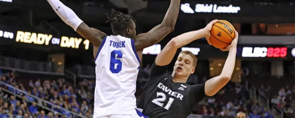 Saša Ciani (z žogo) je odigral prvo študentsko sezono pod 
ameriškimi koši. 