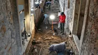 Arheološko izkopavanje v križnem hodniku servitskega samostana.