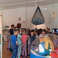 Razstava je zasnovana interaktivno in ponuja kotičke za raziskovanje, učenje in igro.Vir: Pedagoška fototeka, MnZC