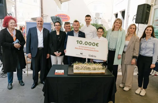 Š'torta je društvu Palčica Pomagalčica in dobrodelni škratki 
doprinesla kar 10.000 evrov. 