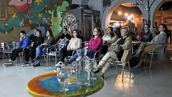 V Centru mladih Koper so predvajali film Zdravnik, detektiv in 
gospodična. 