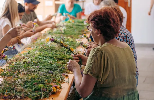 Festival Kraška gmajna tudi letos ponuja pester program, skozi 
katerega bodo obiskovalci spoznavali kraško dediščino. 