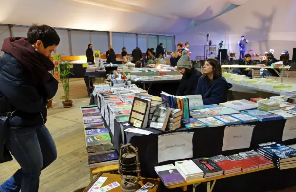 Nekatere založbe so na razpisu Javne agencije za knjigo prejele 
manj sredstev in bodo zato primorane krčiti svoje programe. 