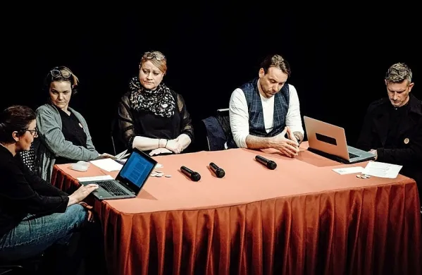 Tjaša Pureber, Katja Zabukovec Kerin, Tibor Mihelič Syed, Rok 
Kunaver in Barbara Skubic na predstavitvi certifikata Iskra