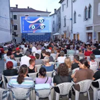 V Izoli letos prirejajo že 20. mednarodni filmski festival Kino Otok.