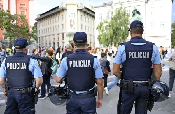 Kadrovska situacija v policiji, opozarjajo sindikalisti, je katastrofalno slaba.