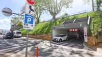 V Parkirni hiši Belveder je 464 parkirnih mest: 40 jih je namenjenih 
etažnim lastnikom Tomosovega bloka, 250 stanovalcem zaprtega 
območja Kidričeve ulice, preostalih 114 pa vsem, ki prihajajo v 
mestno jedro po opravkih ali v službo.